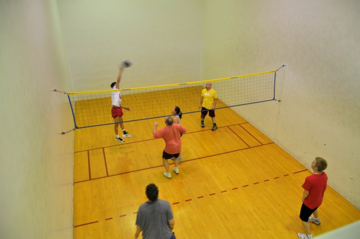 Volleyball + Raquetball = Wallyball